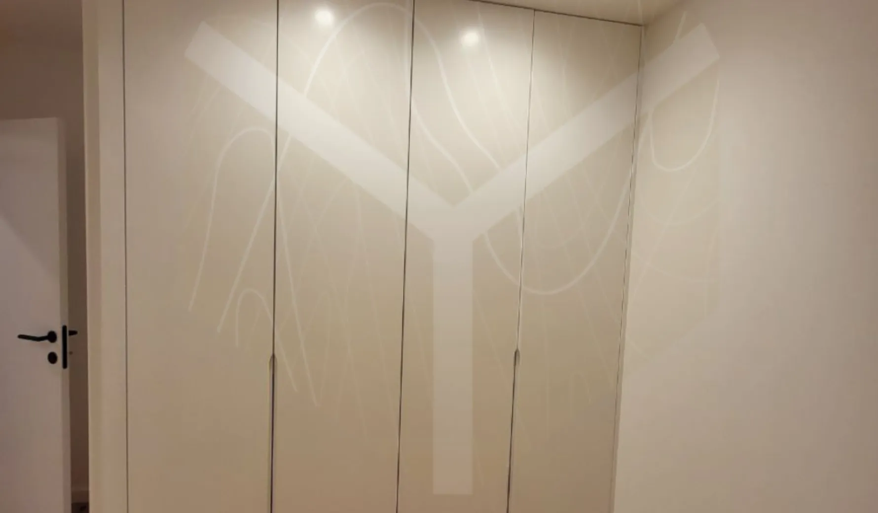 Cozinha, Roupeiros, Móveis WC e Carpintaria por Medida – DYM