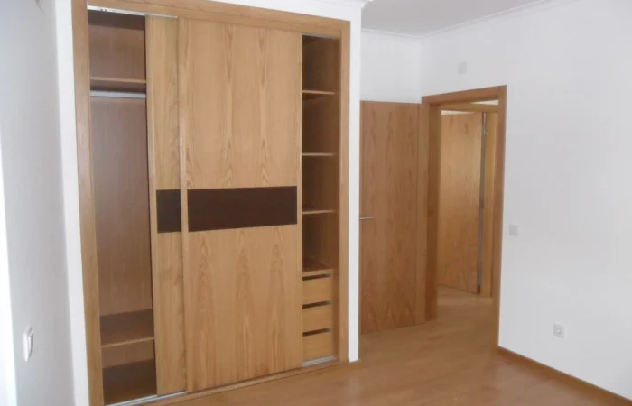 armario-castanho-por-medida