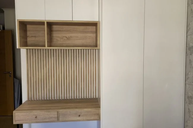 roupeiro-com-secretaria-carpintaria-em-gaia