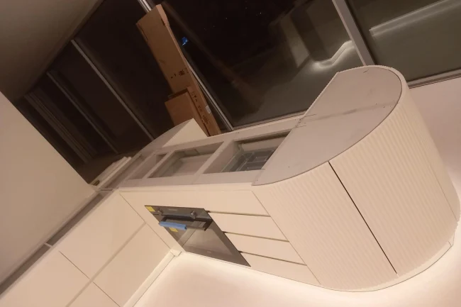 cozinha-por-medida-branca-em-construcao-dym